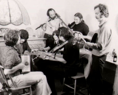 The group Seachtar, 1974
