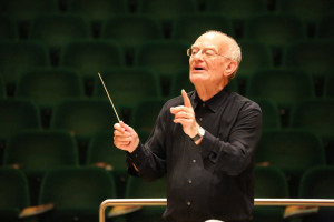 John Rutter conducts Missa Brevis and other choral works