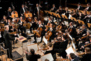 International Concert Hall: The Deutsche Kammerphilharmonie Bremen Paavo Järvi Conductor  Fabian Müller Piano