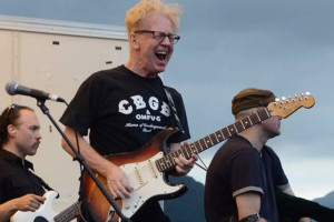 Larry Kirwan 