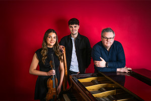Music Network: Séamus &amp; Caoimhe Uí Fhlatharta and Ryan Molloy