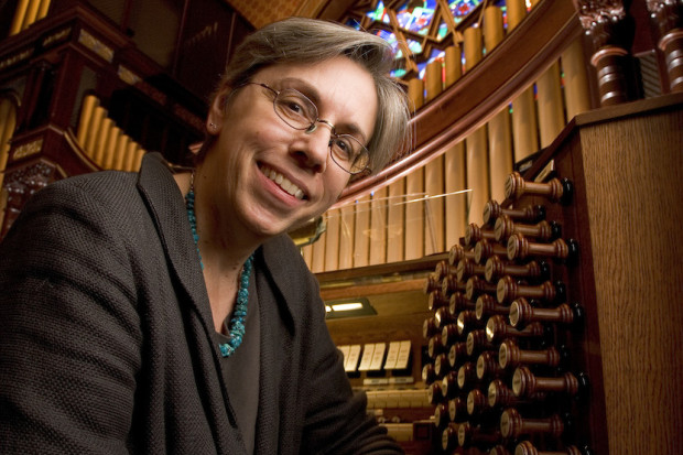 Organist Gail Archer Tours in Altoona, PA