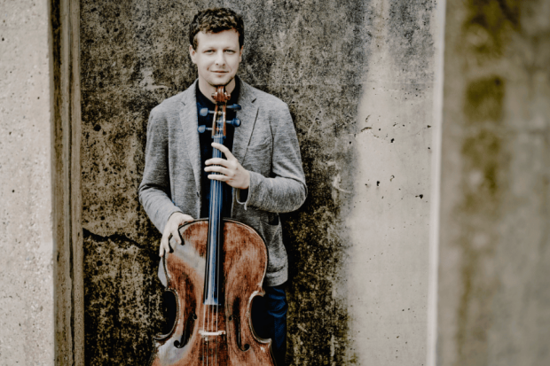 Irish Chamber Orchestra / István Várdai, Director and Cello / Stephen Brennan, Narrator – Travelling with Mozart